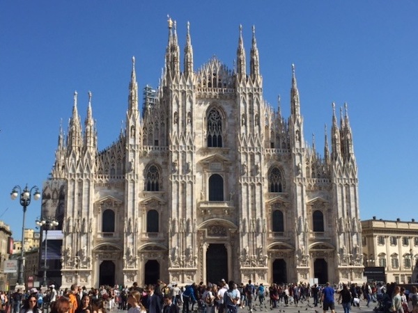 Milan Duomo outside